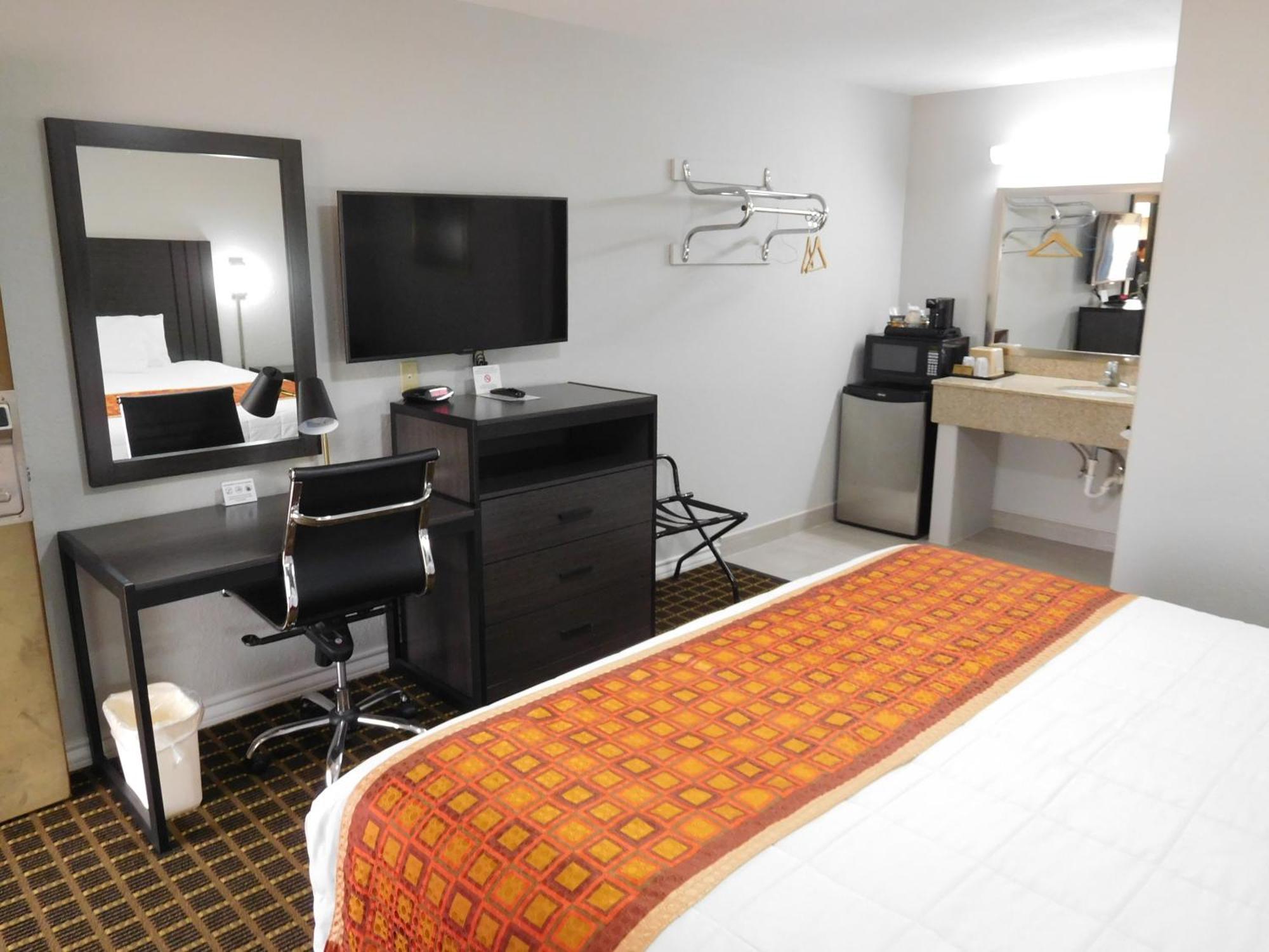 Deluxe Inn Stamford 외부 사진
